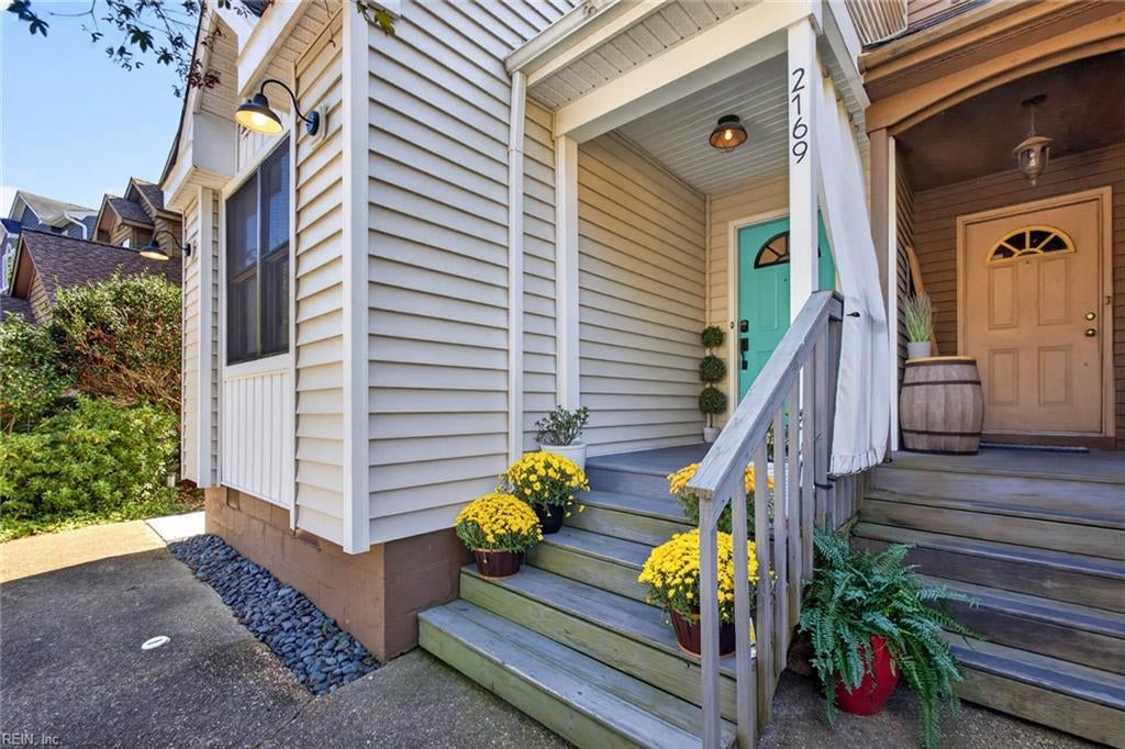 2169 Woodlawn AVE A