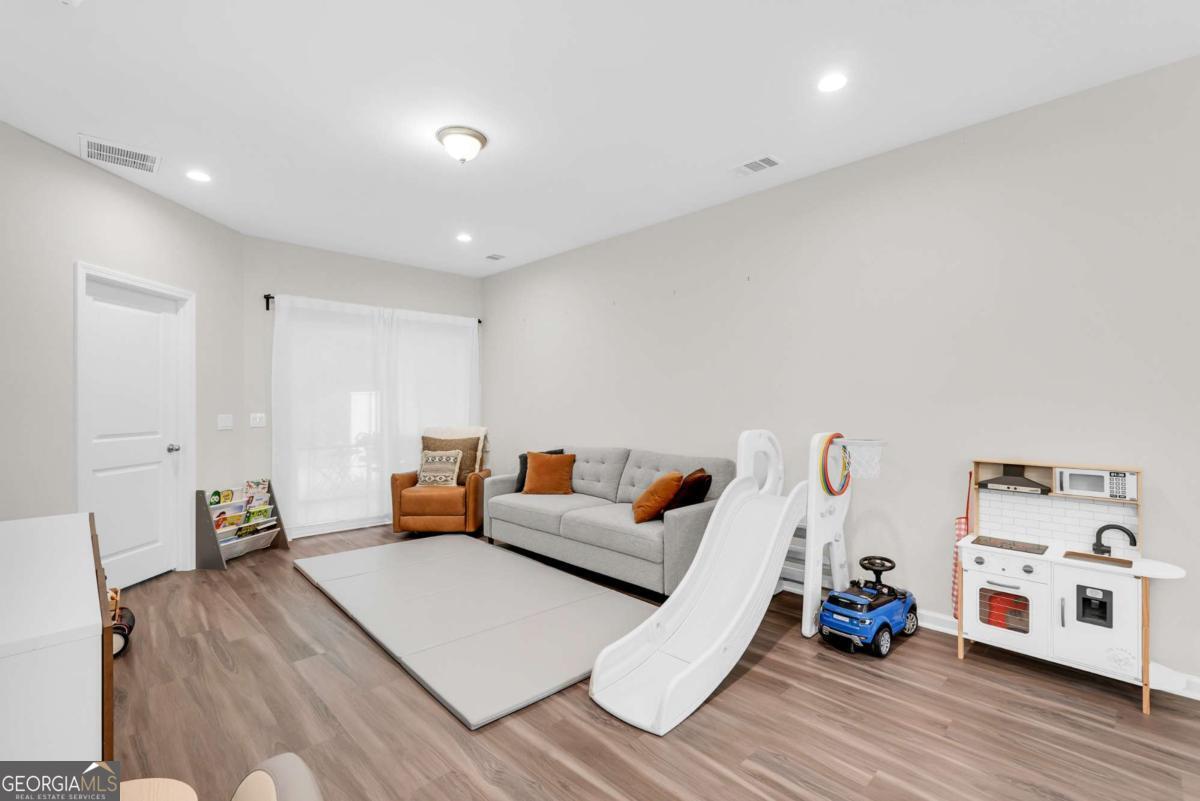 98 Small Pine Lane