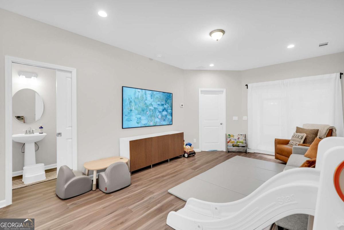 98 Small Pine Lane
