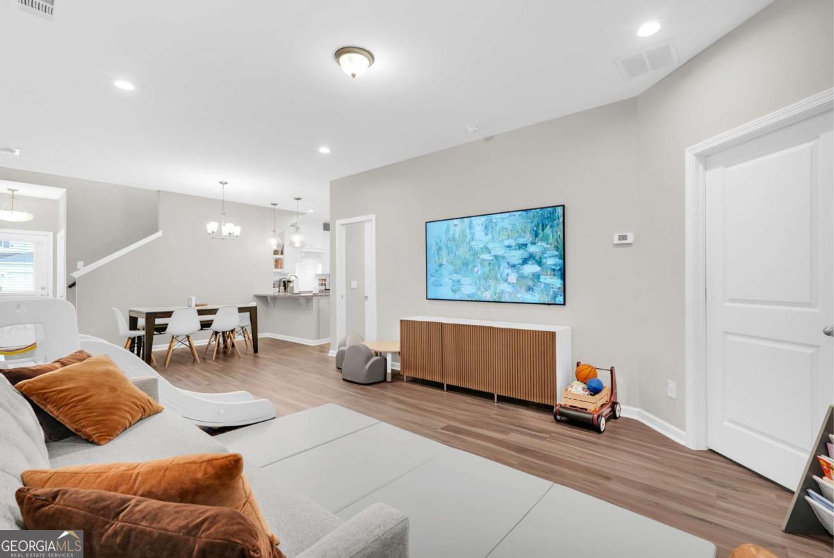 98 Small Pine Lane