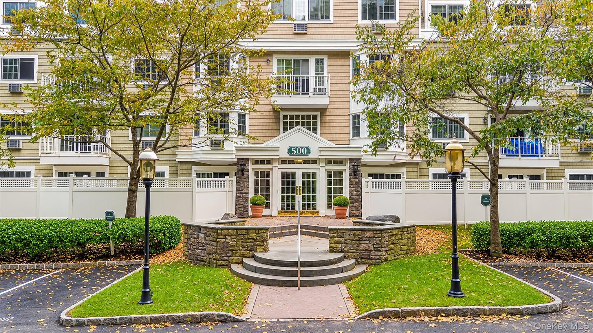 500 Pondside Drive Unit: 2C