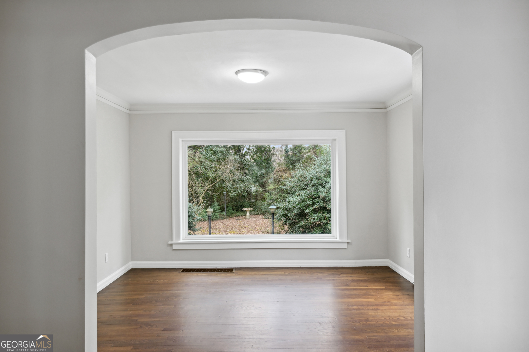 2878 N Hills Drive NE