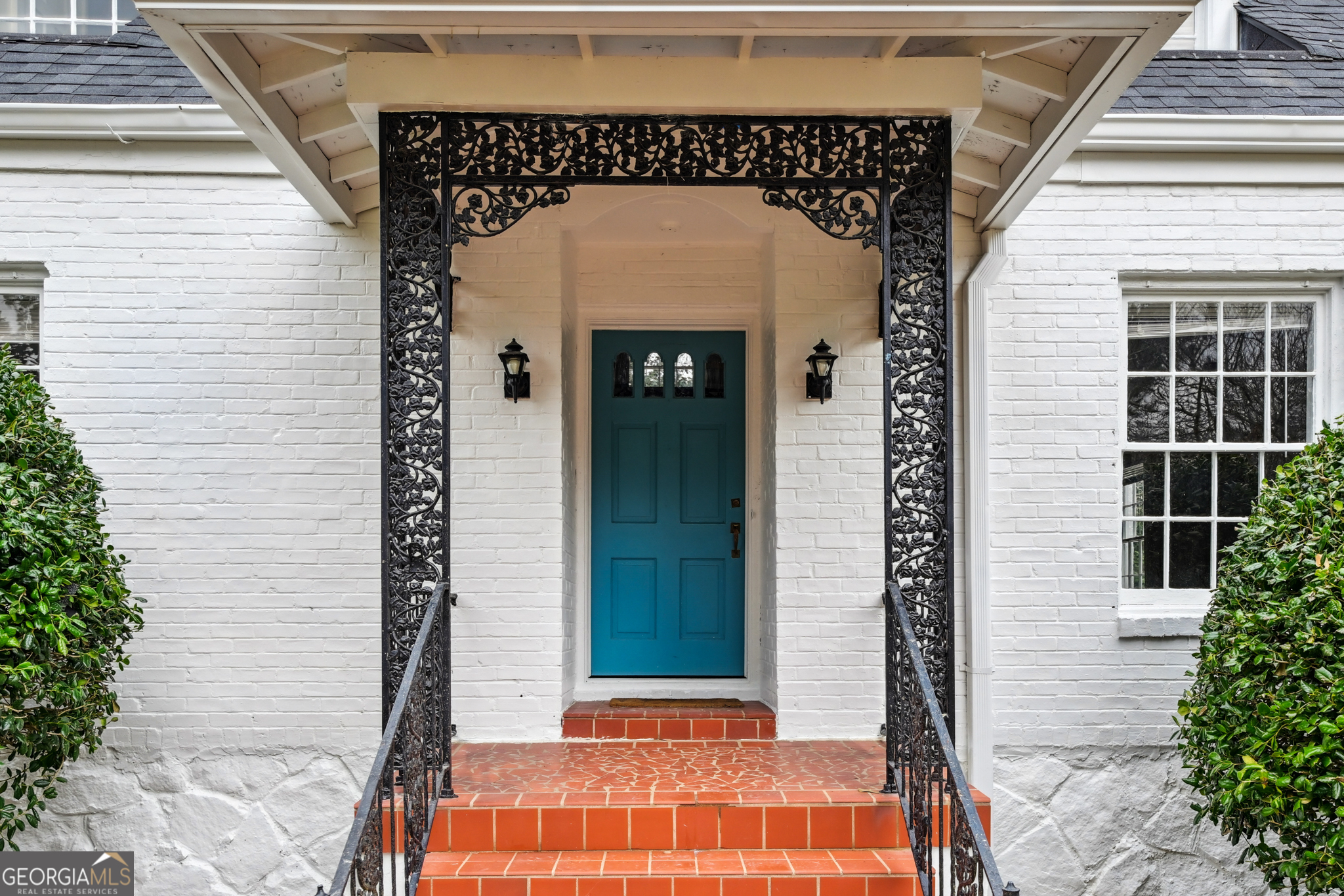 2878 N Hills Drive NE