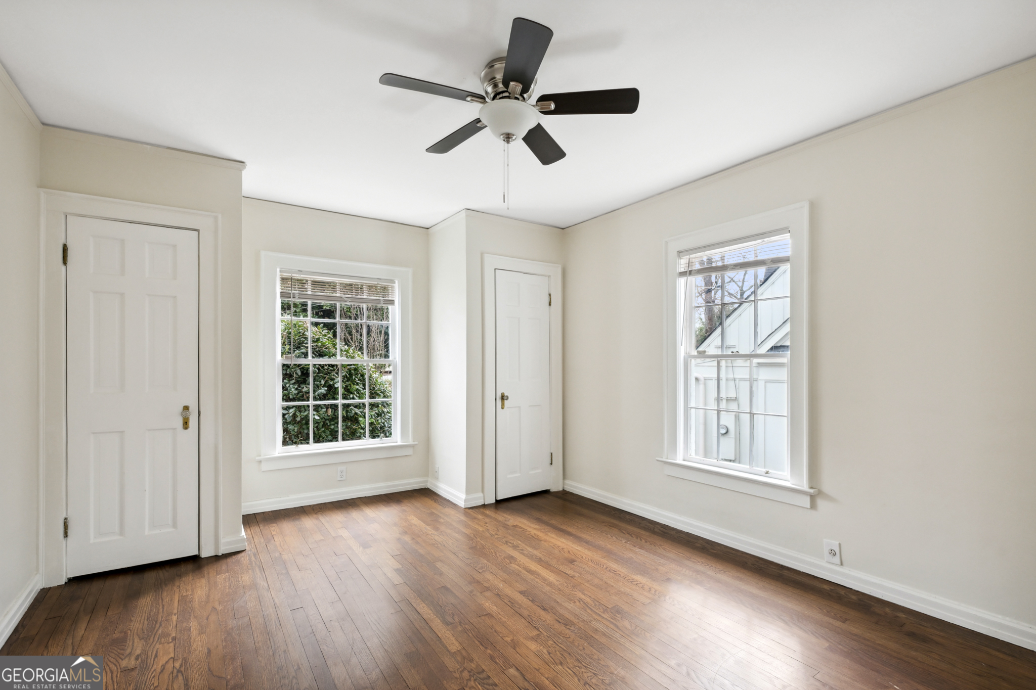 2878 N Hills Drive NE