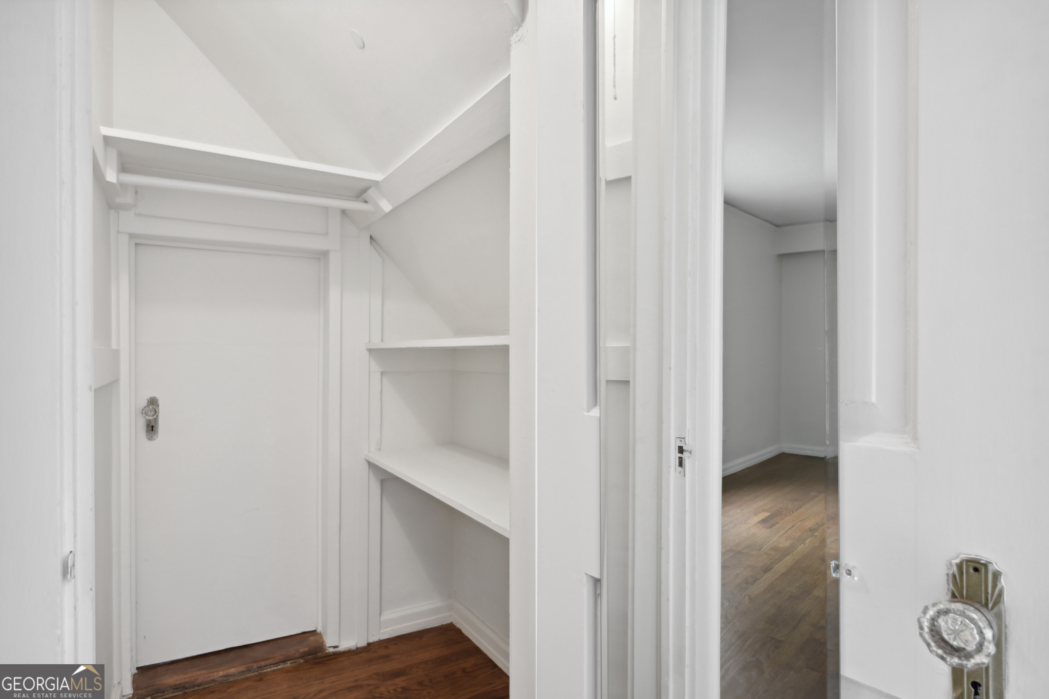 2878 N Hills Drive NE