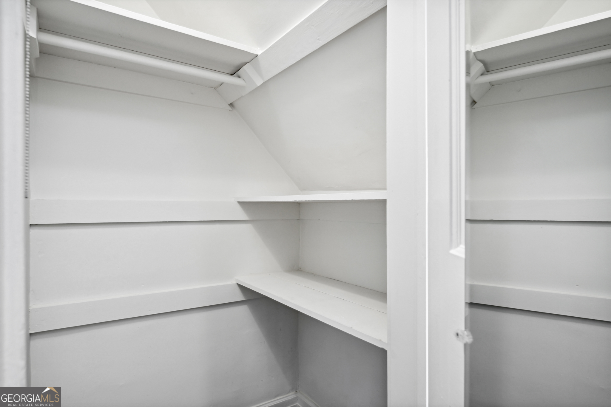 2878 N Hills Drive NE