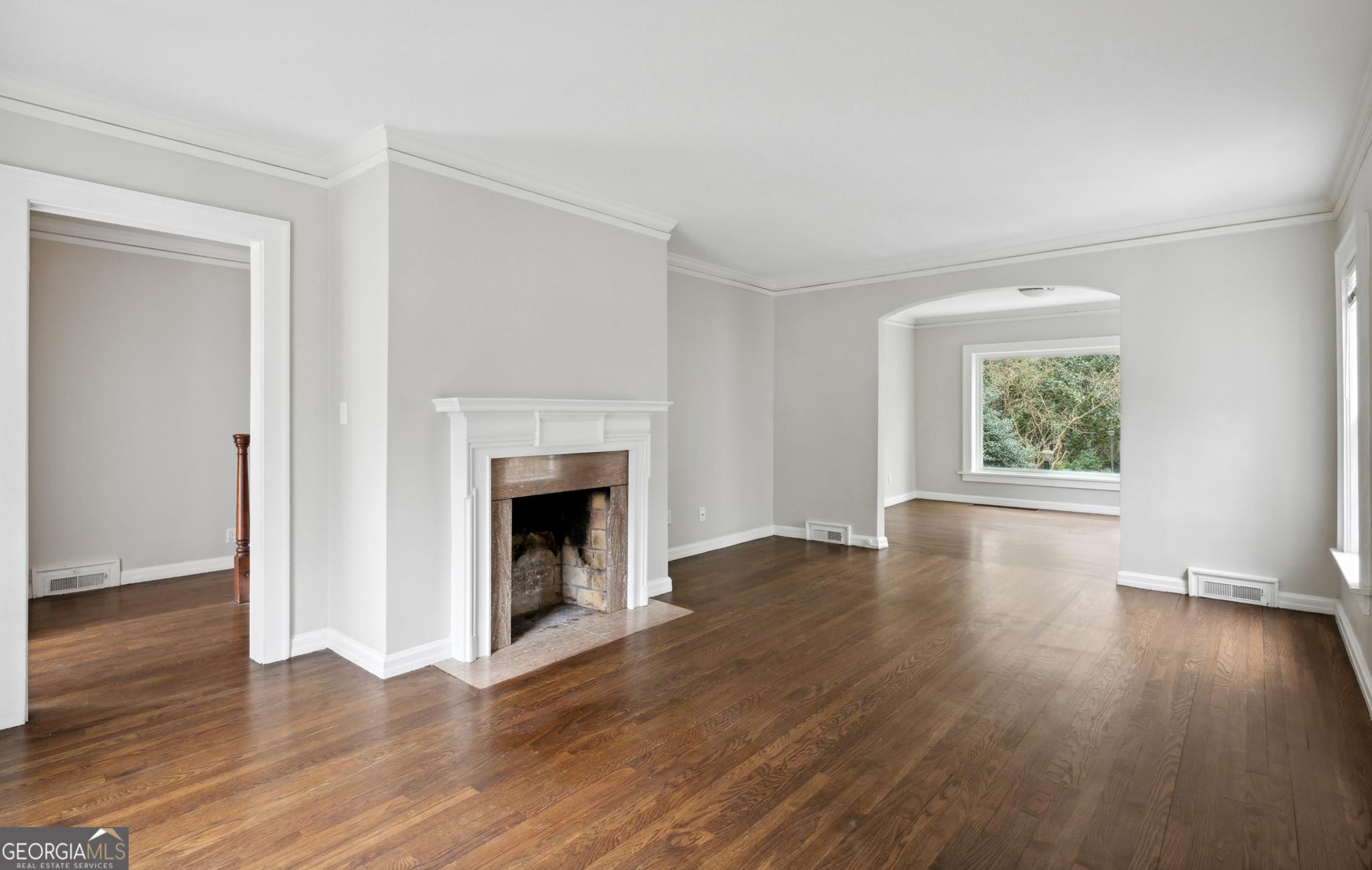 2878 N Hills Drive NE