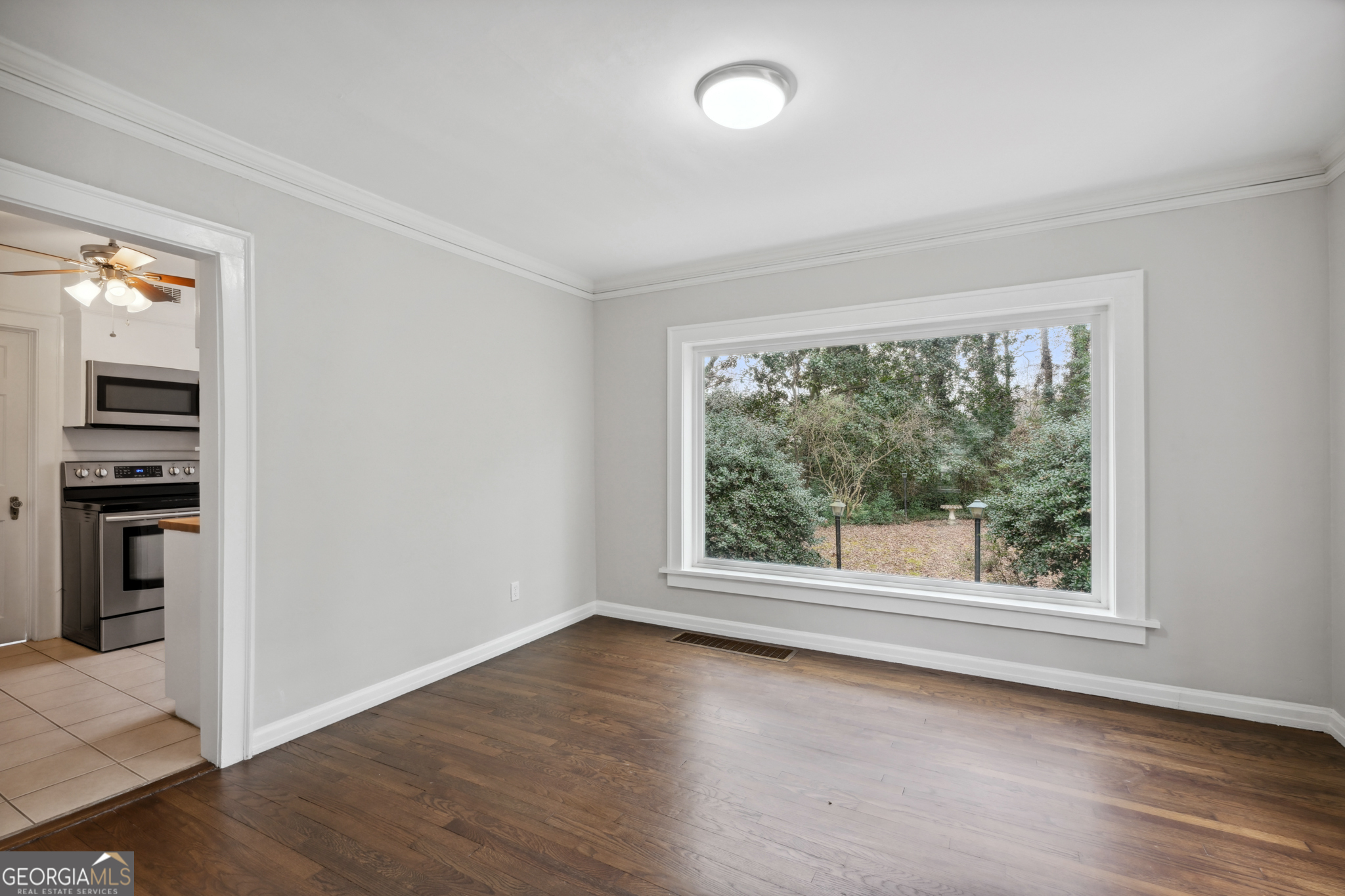 2878 N Hills Drive NE