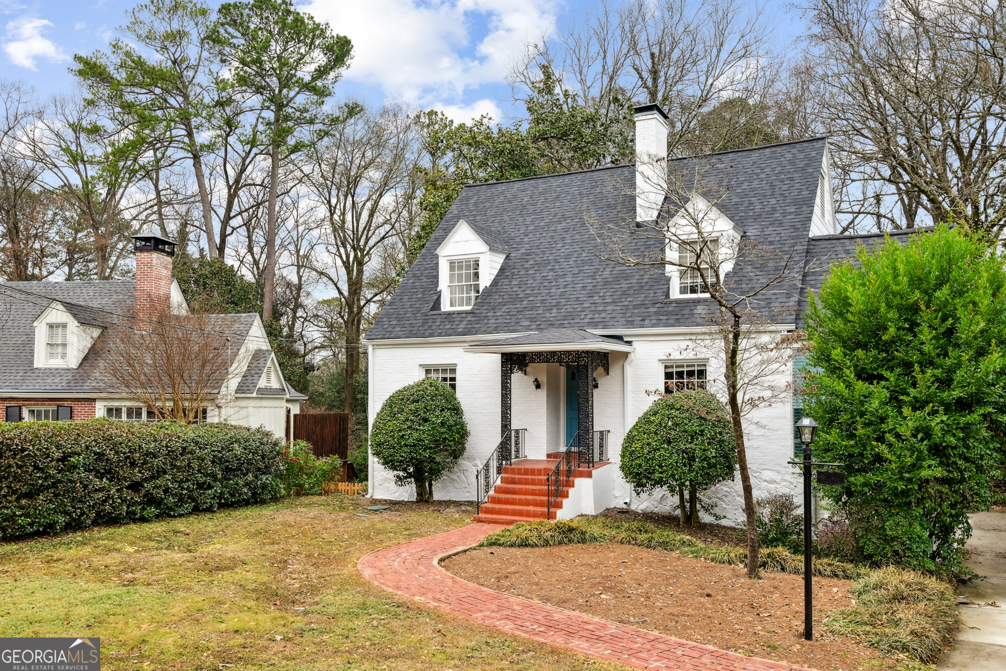 2878 N Hills Drive NE