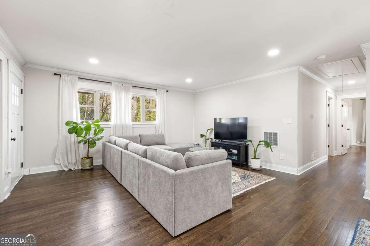 413 Virginia Place SE