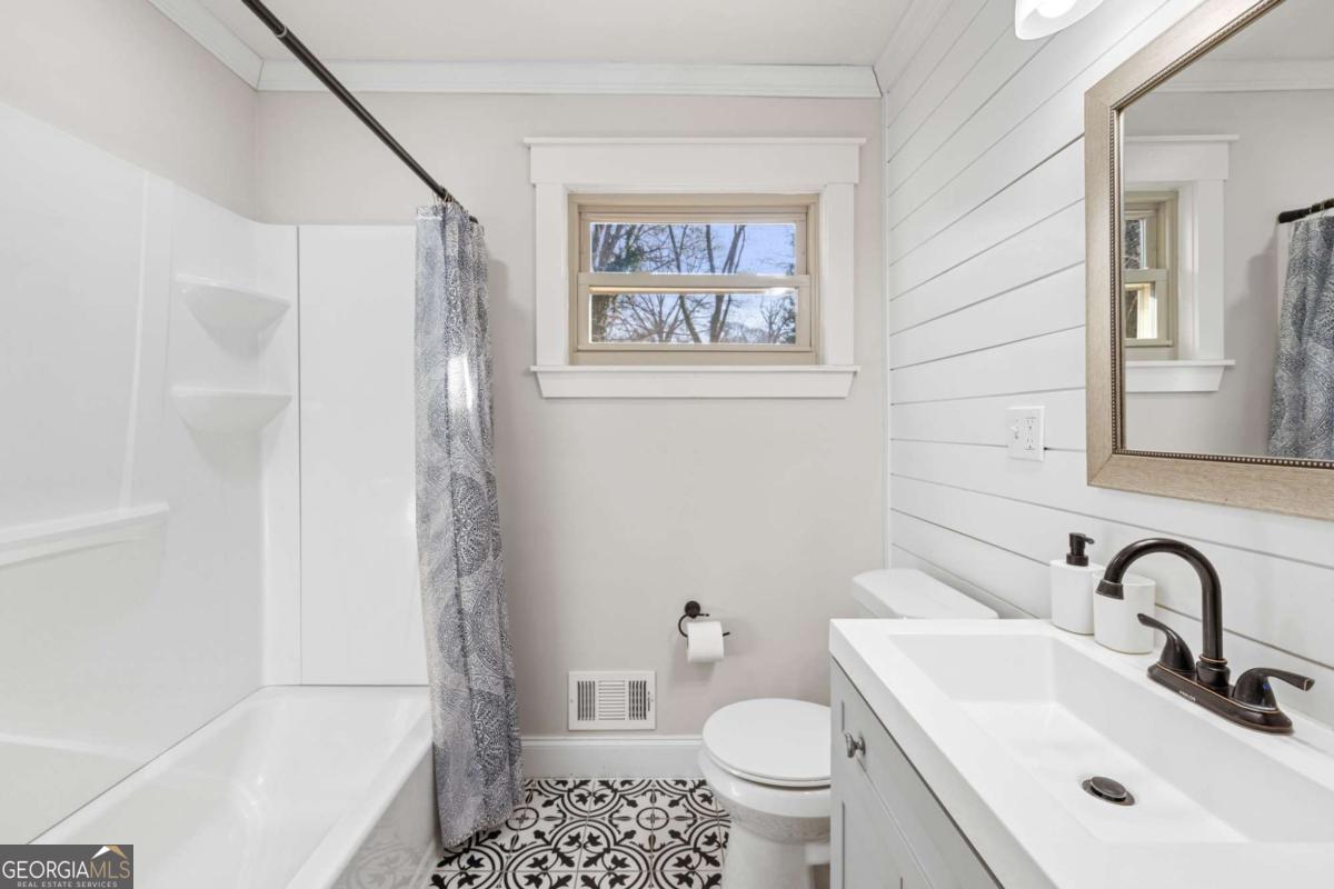 413 Virginia Place SE