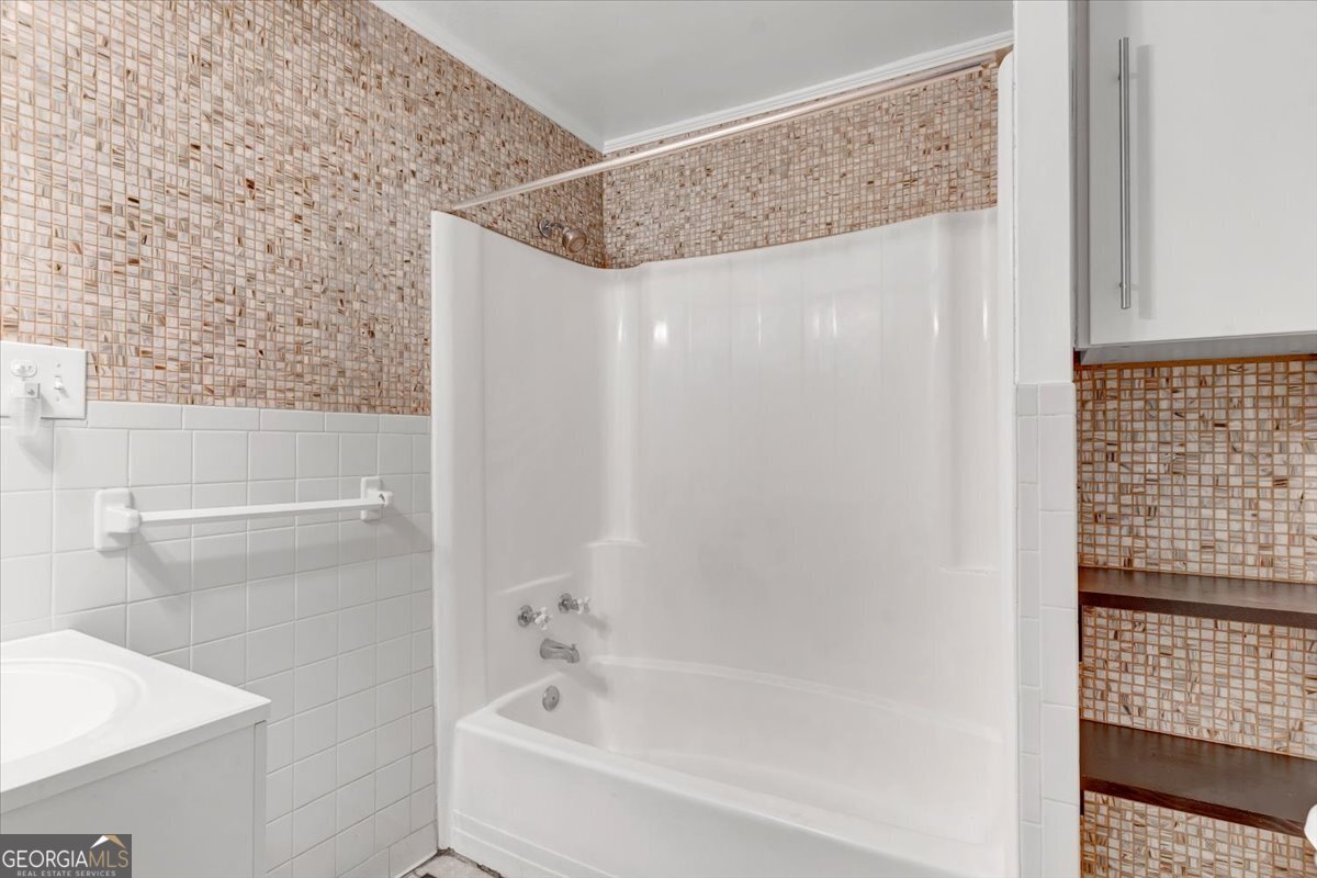 952 Myrtle Street NE # 1