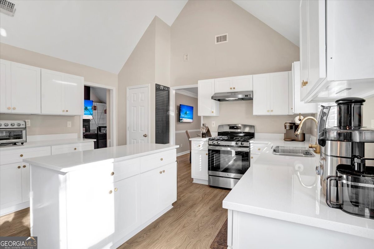 752 Stone Breeze Lane