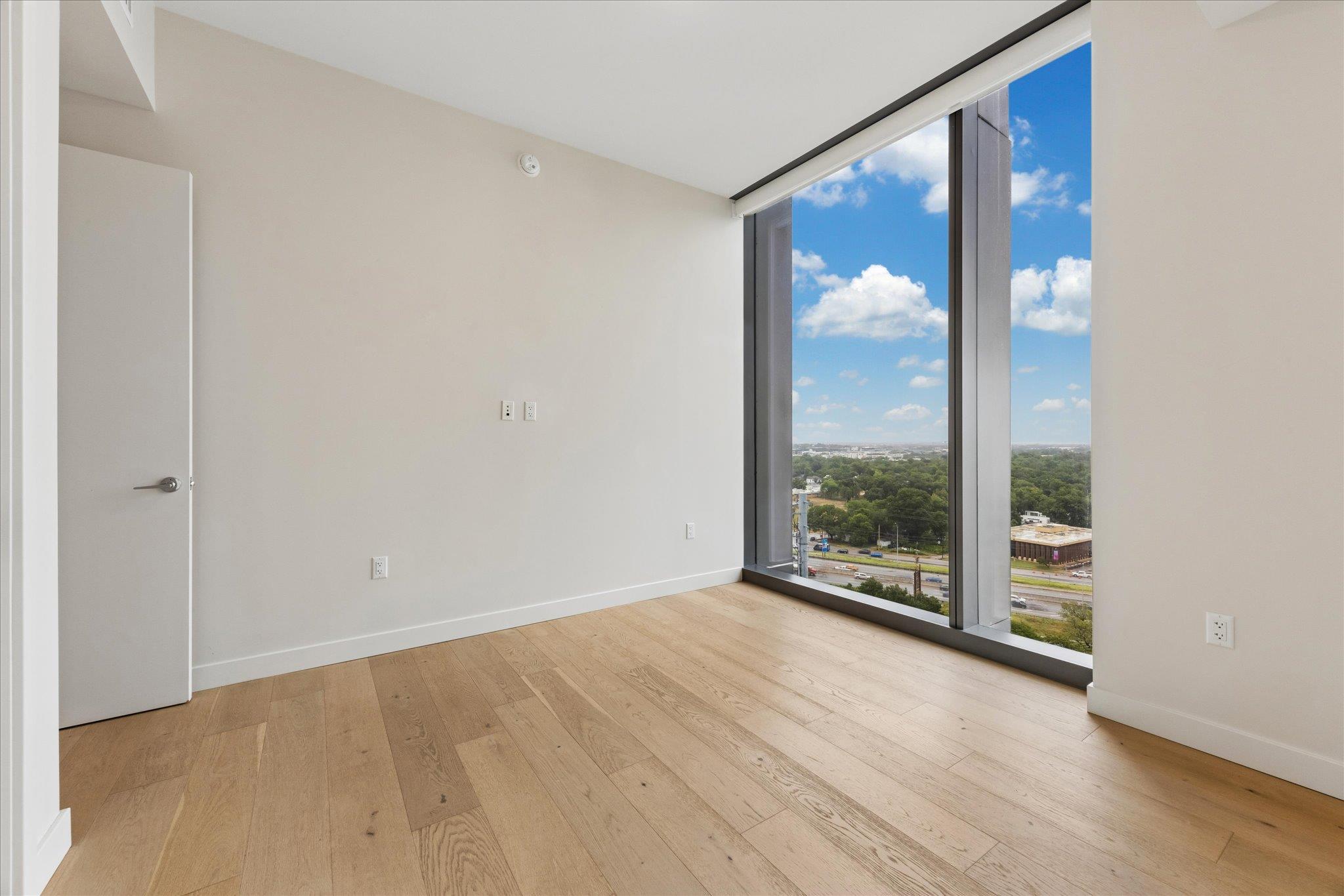 44 East Ave # 1407