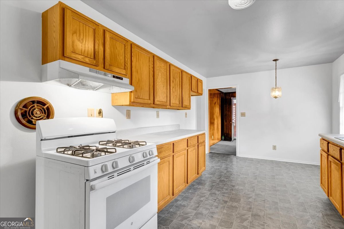 3272 Kingston Road NW