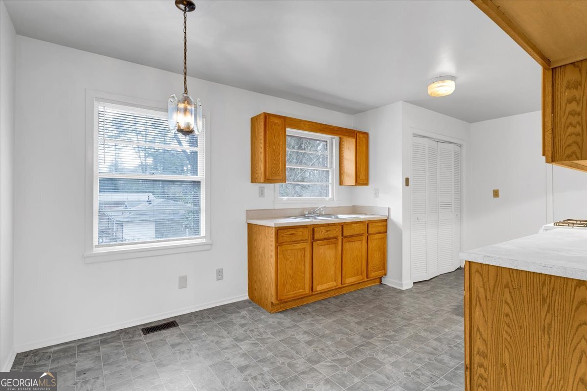 3272 Kingston Road NW