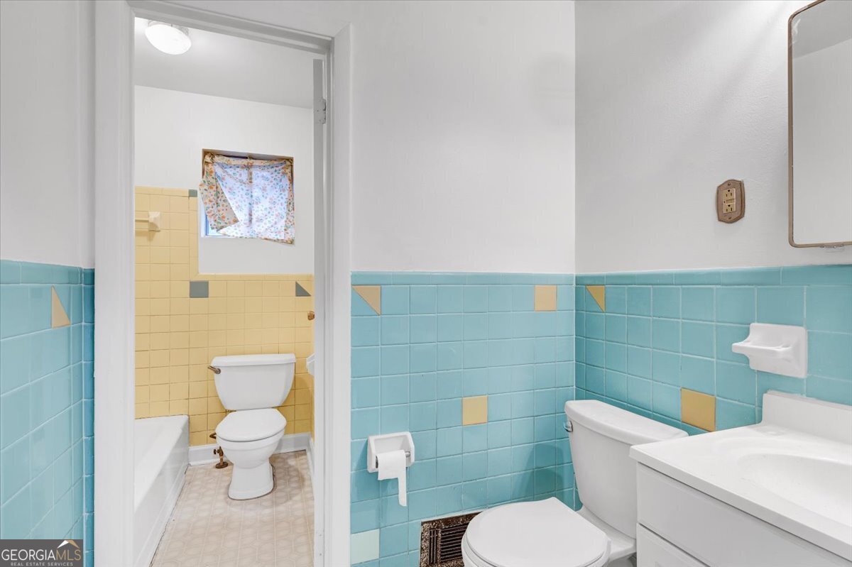 3272 Kingston Road NW