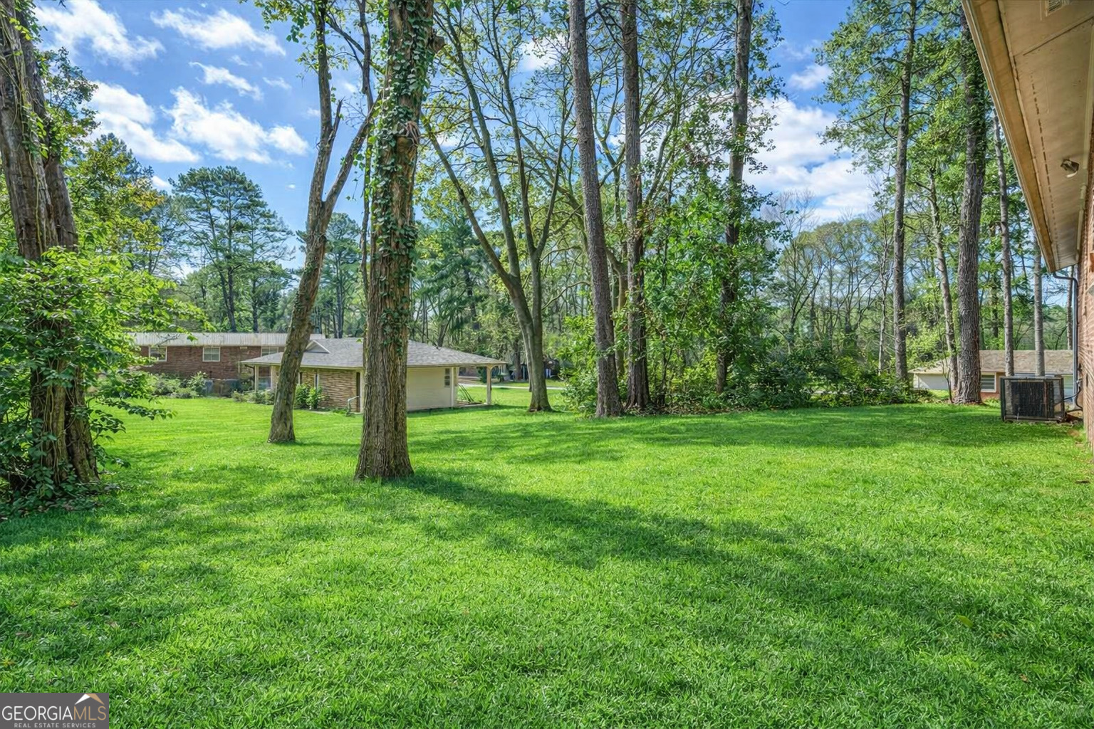 3272 Kingston Road NW