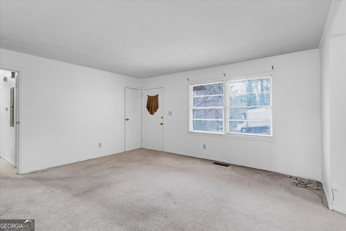 3272 Kingston Road NW