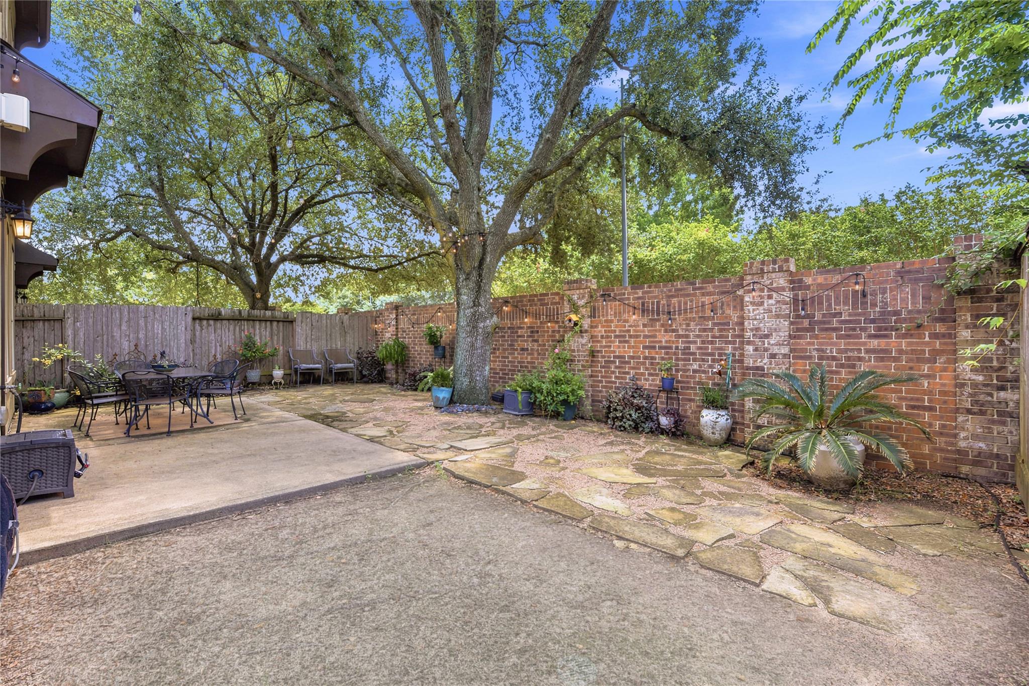 2805 Shadow Woods Court