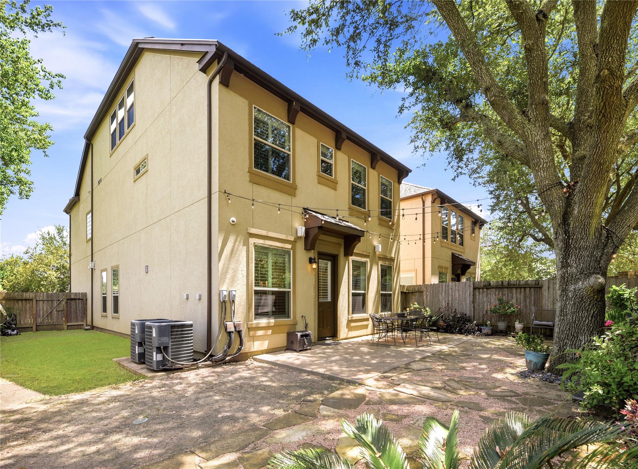 2805 Shadow Woods Court