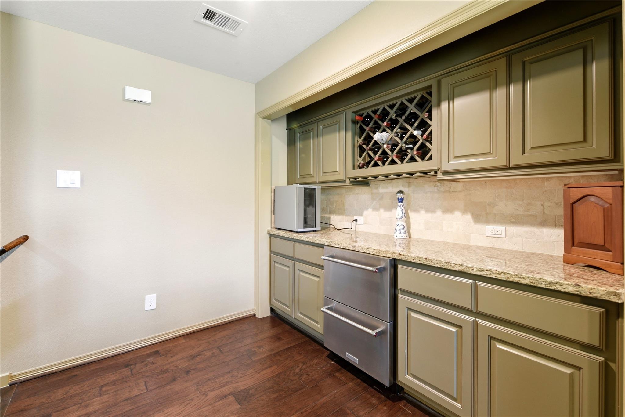 2805 Shadow Woods Court