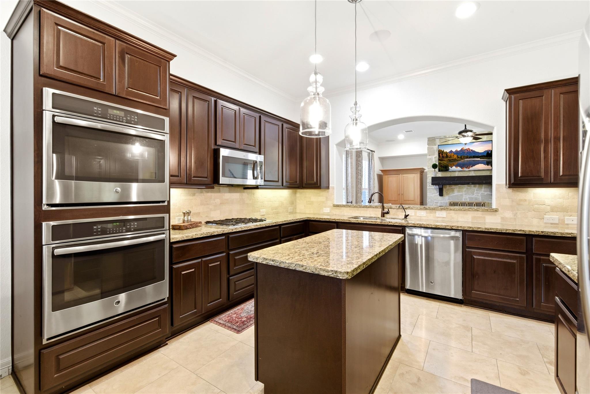 2805 Shadow Woods Court