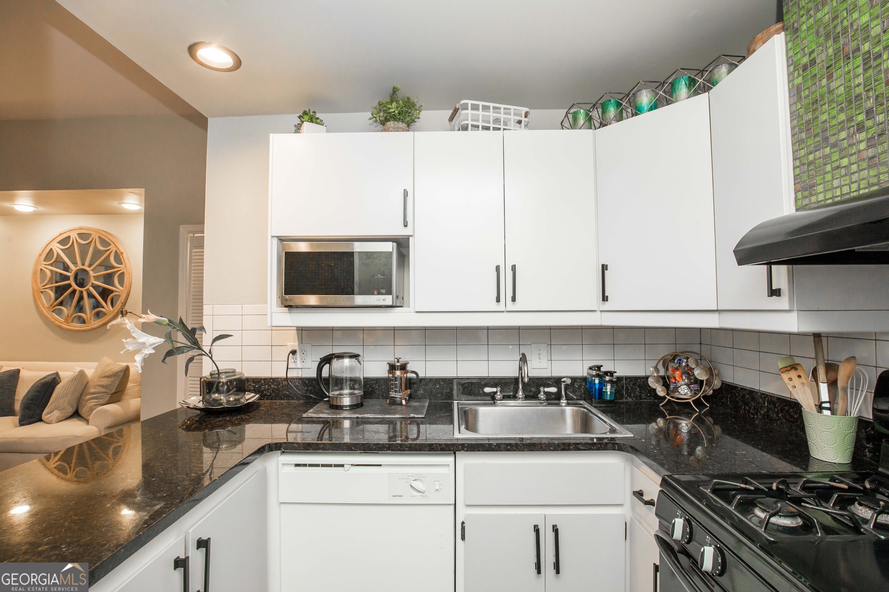 952 Myrtle Street NE # 2