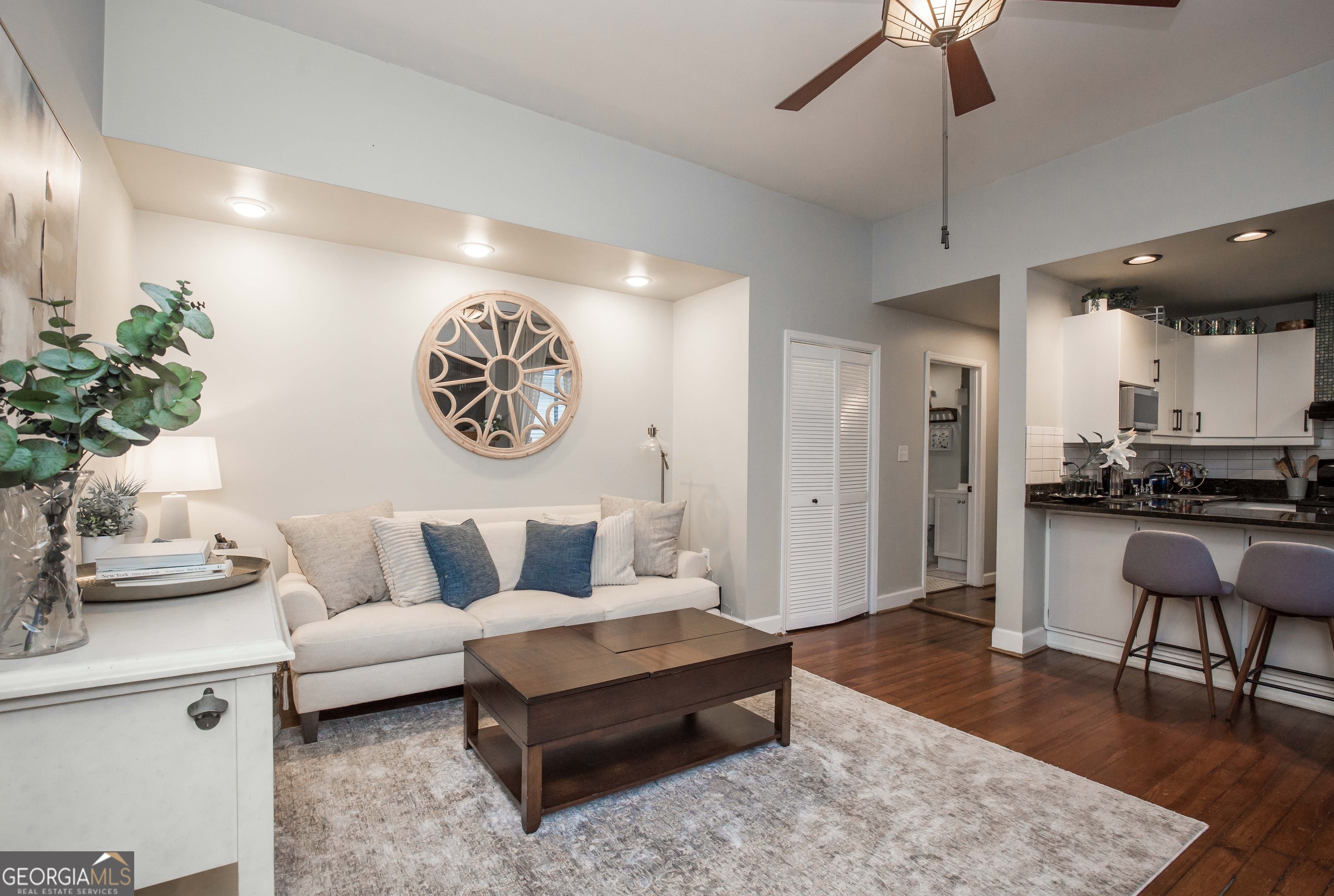 952 Myrtle Street NE # 2