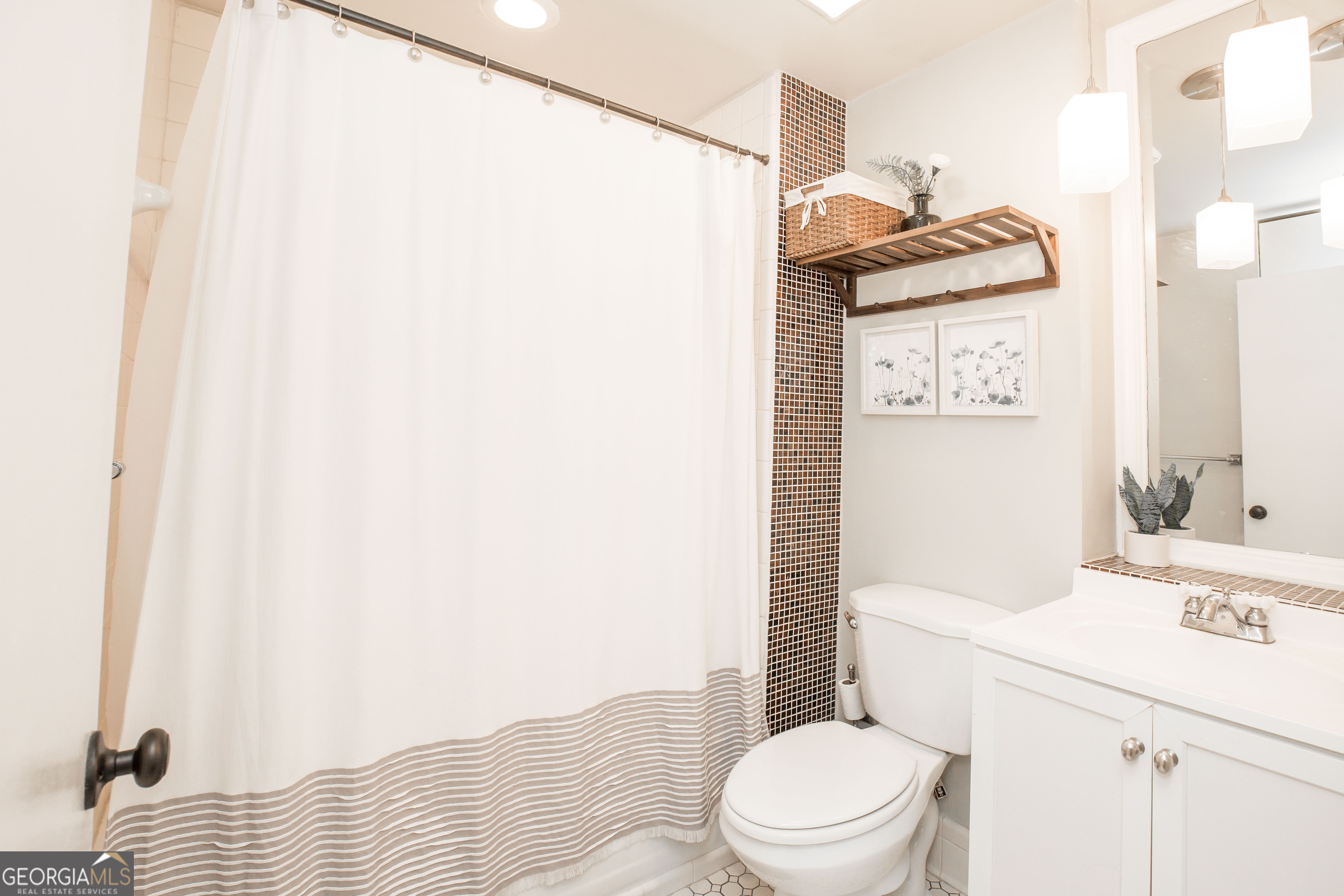 952 Myrtle Street NE # 2