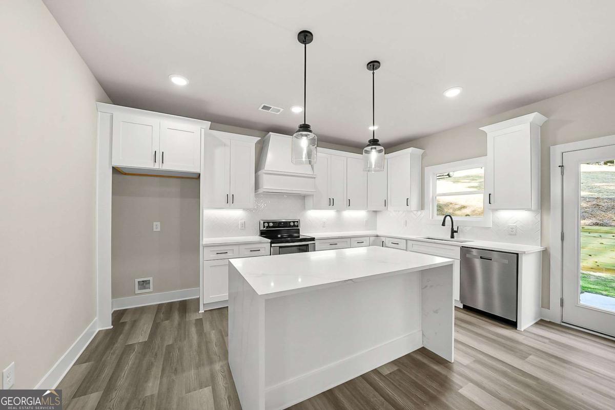 3035 Hamilton Road