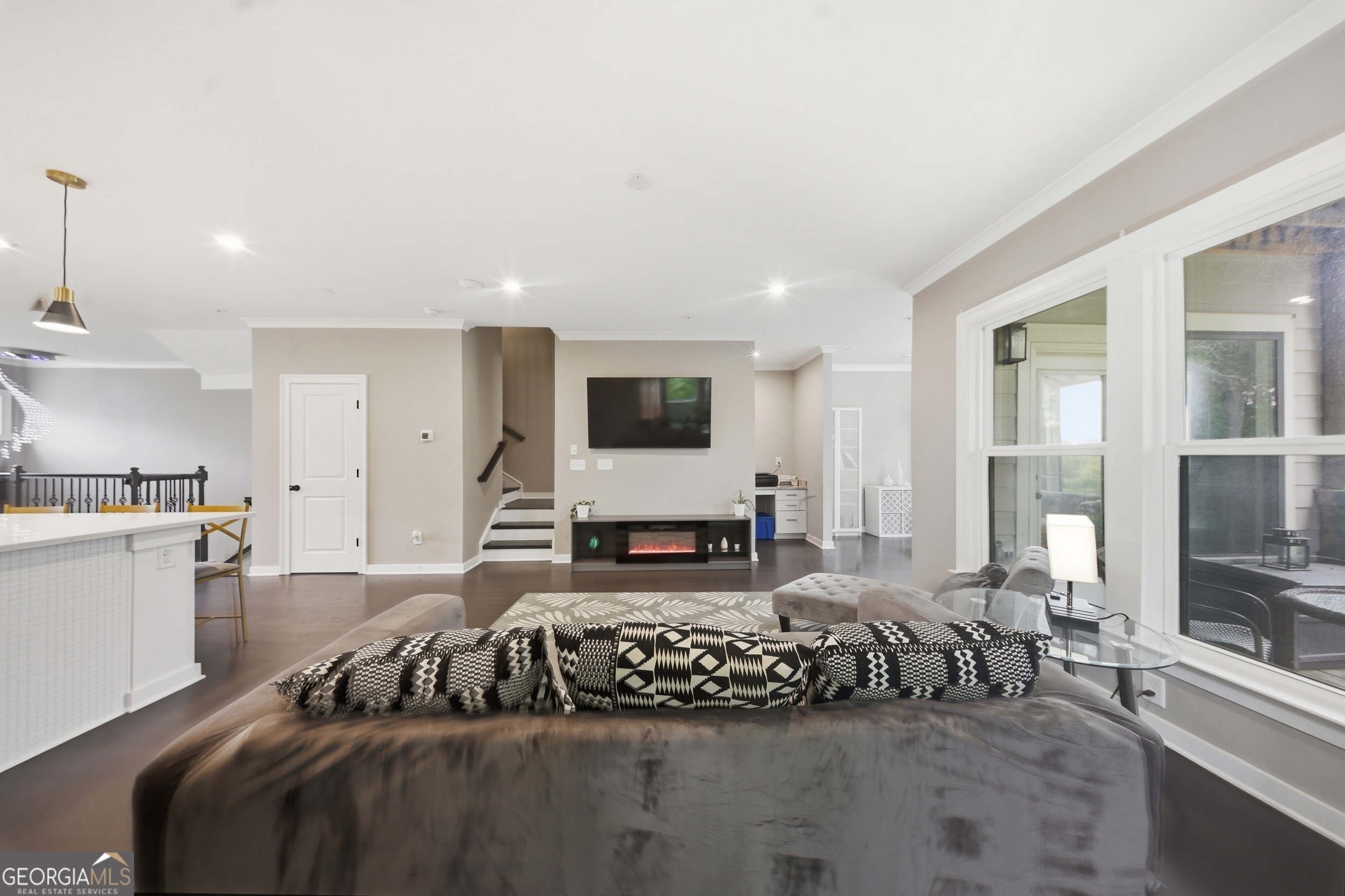 2087 Holtz Lane