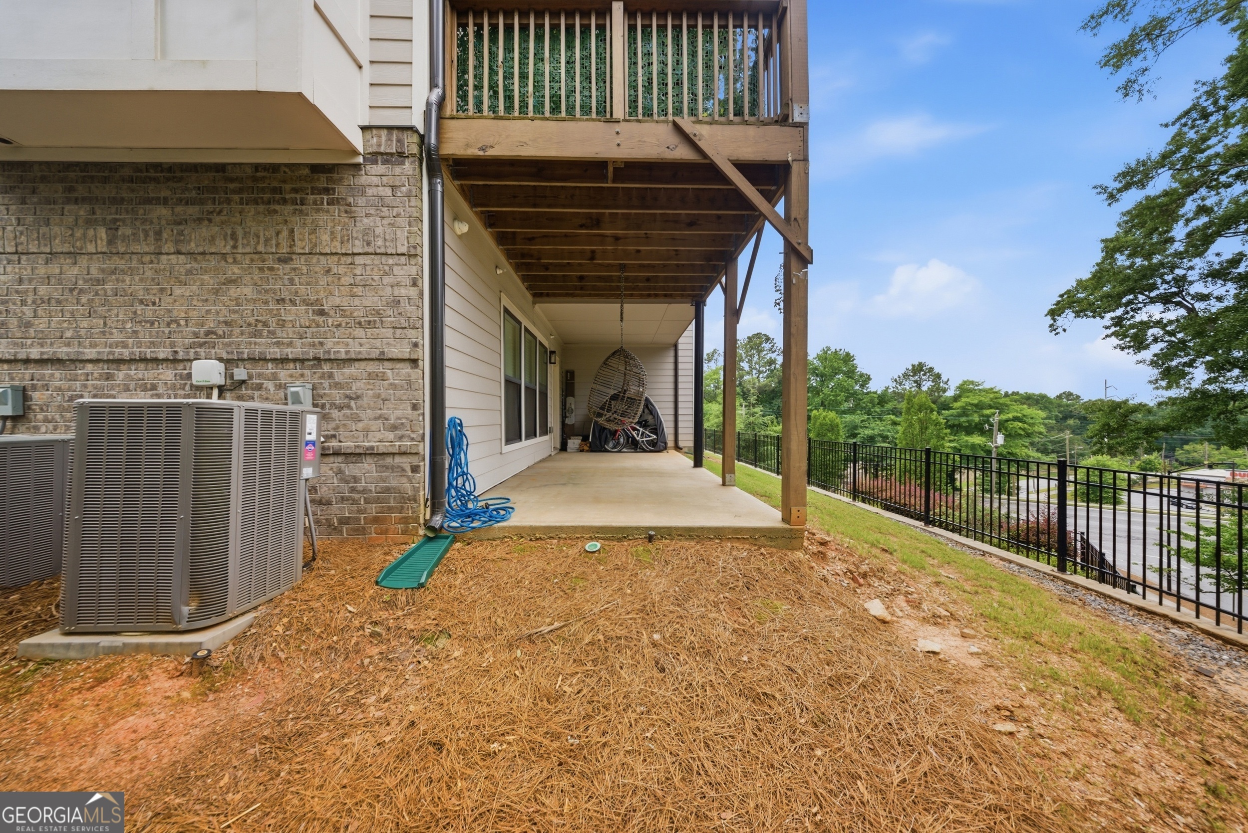 2087 Holtz Lane
