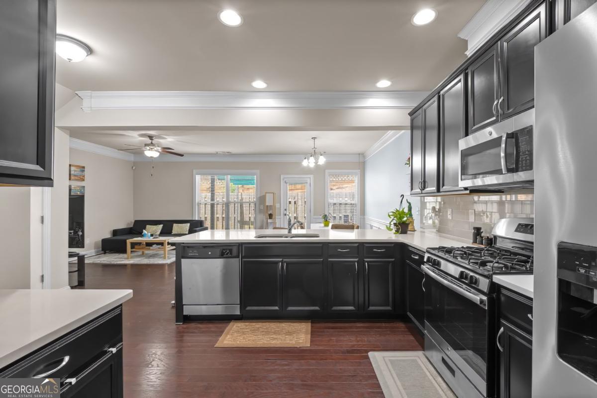 2573 Parkwood Cove Drive