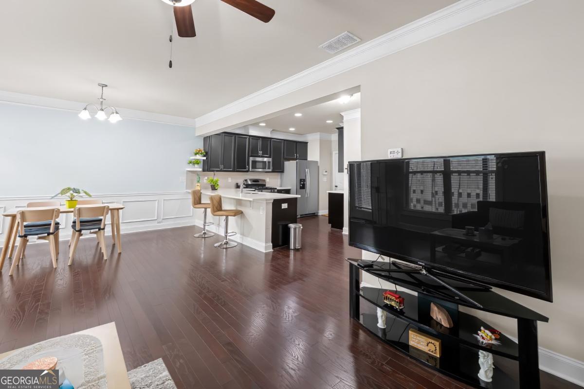 2573 Parkwood Cove Drive