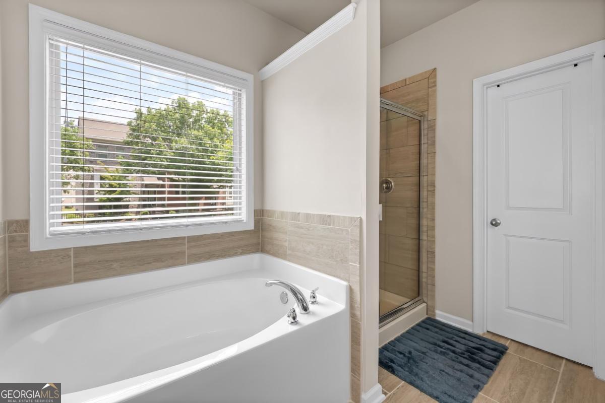 2573 Parkwood Cove Drive