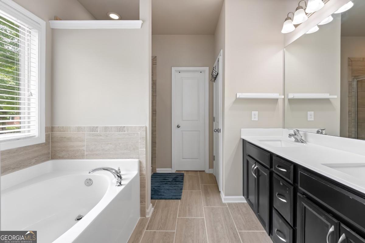 2573 Parkwood Cove Drive
