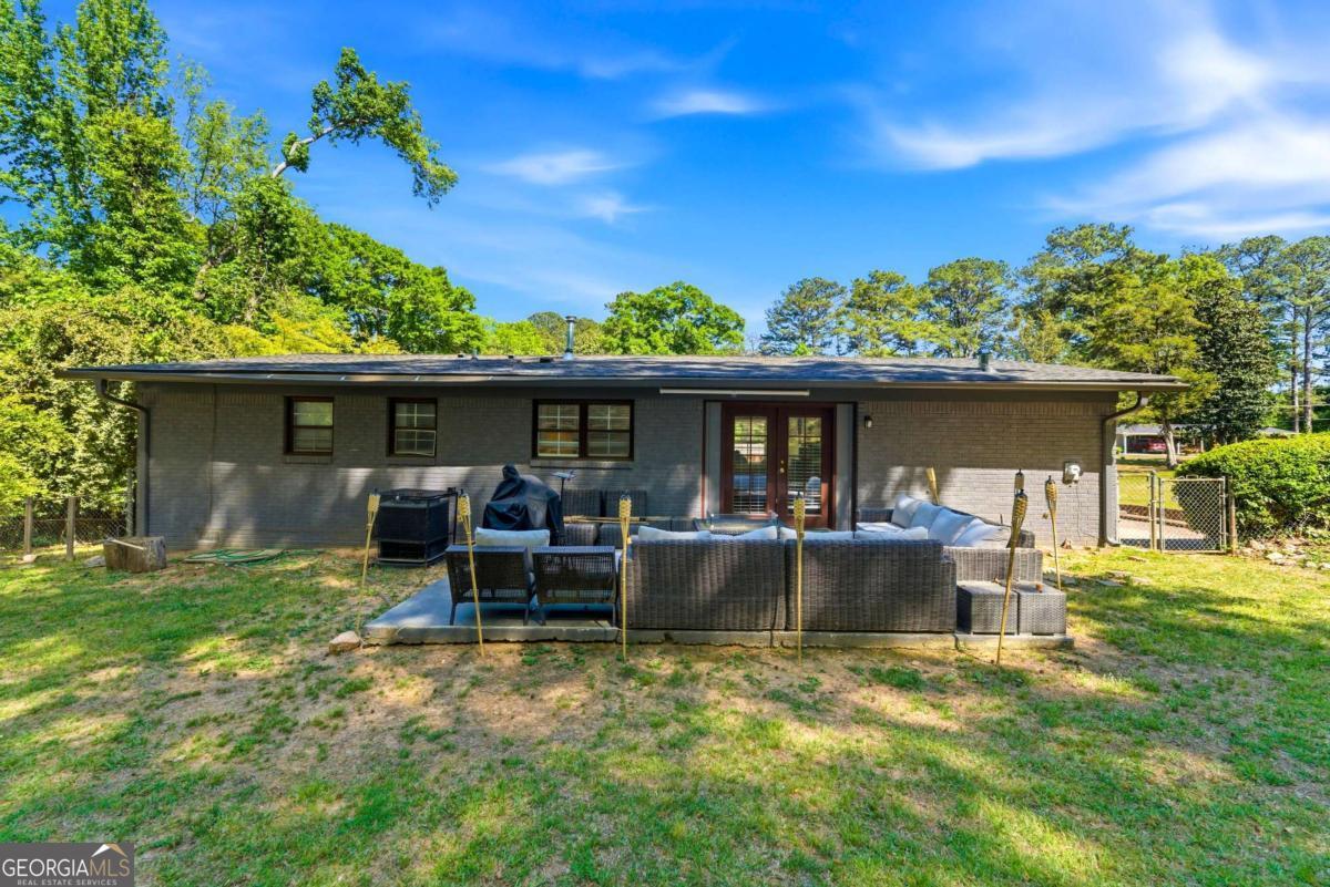 2725 Shoreland Drive SW