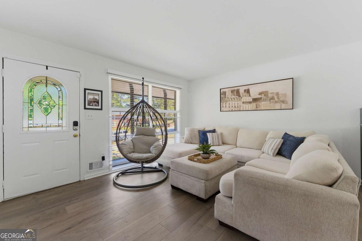 2725 Shoreland Drive SW