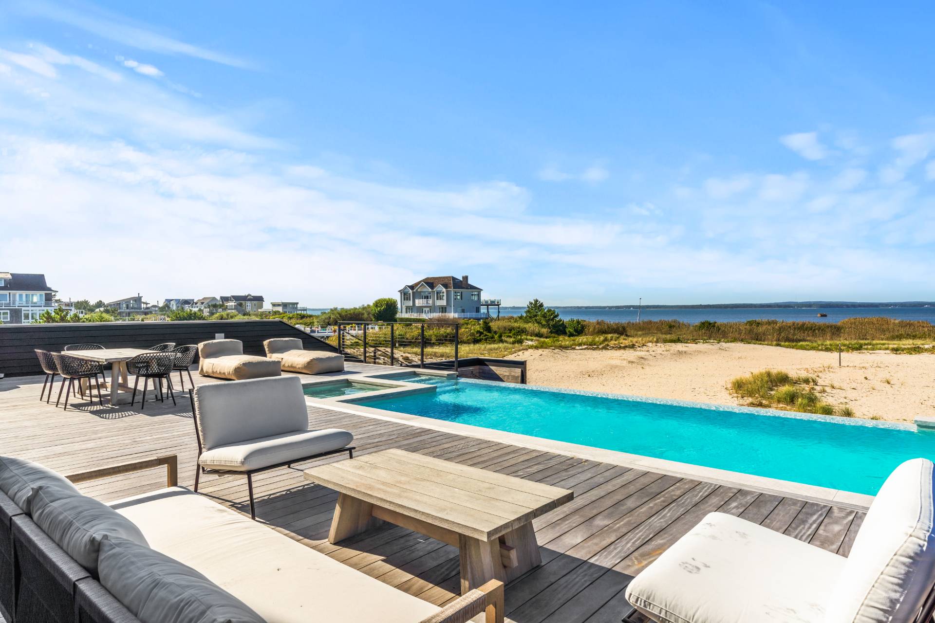 780 DUNE RD