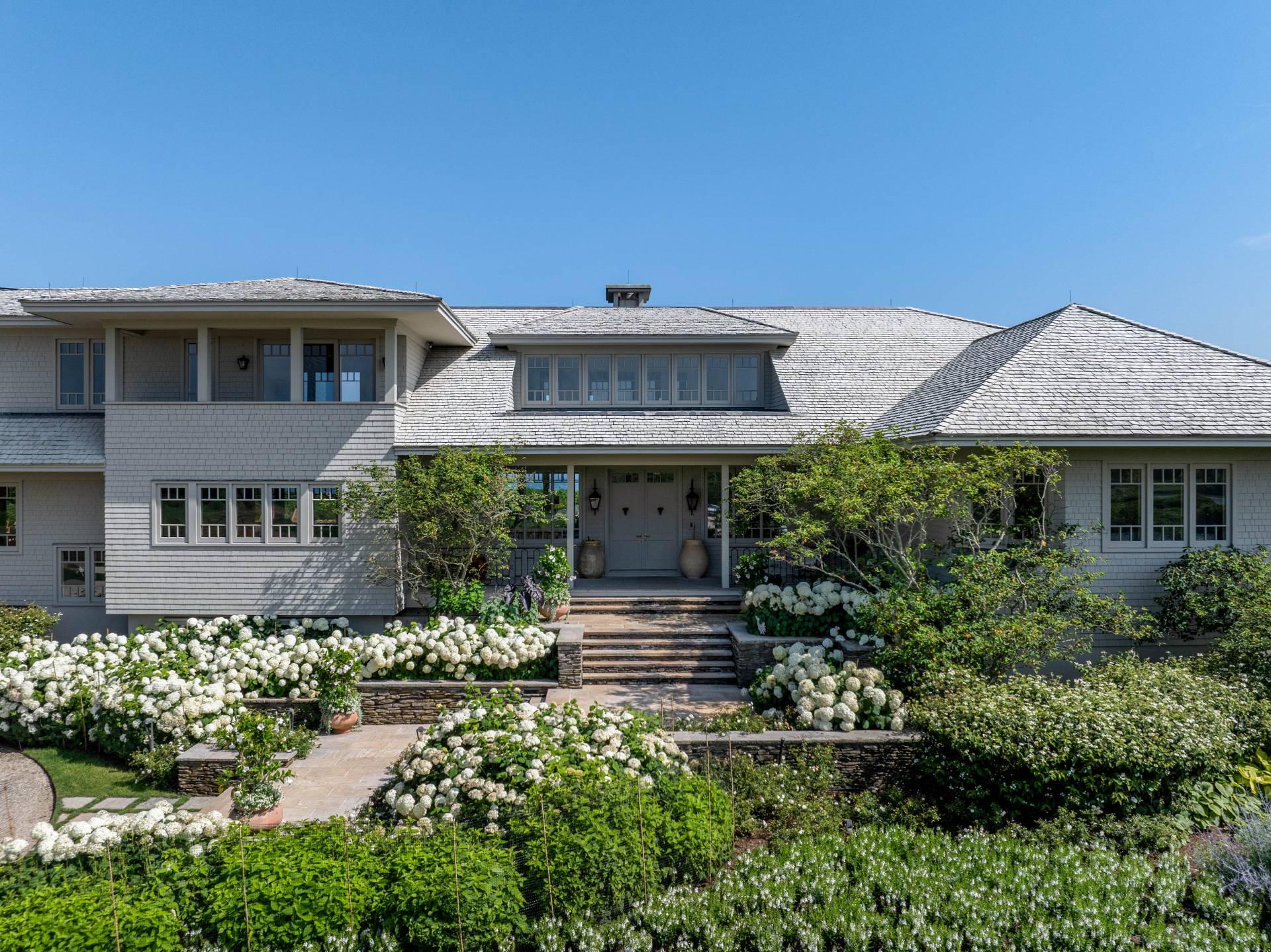 21 Fairfield Pond Ln