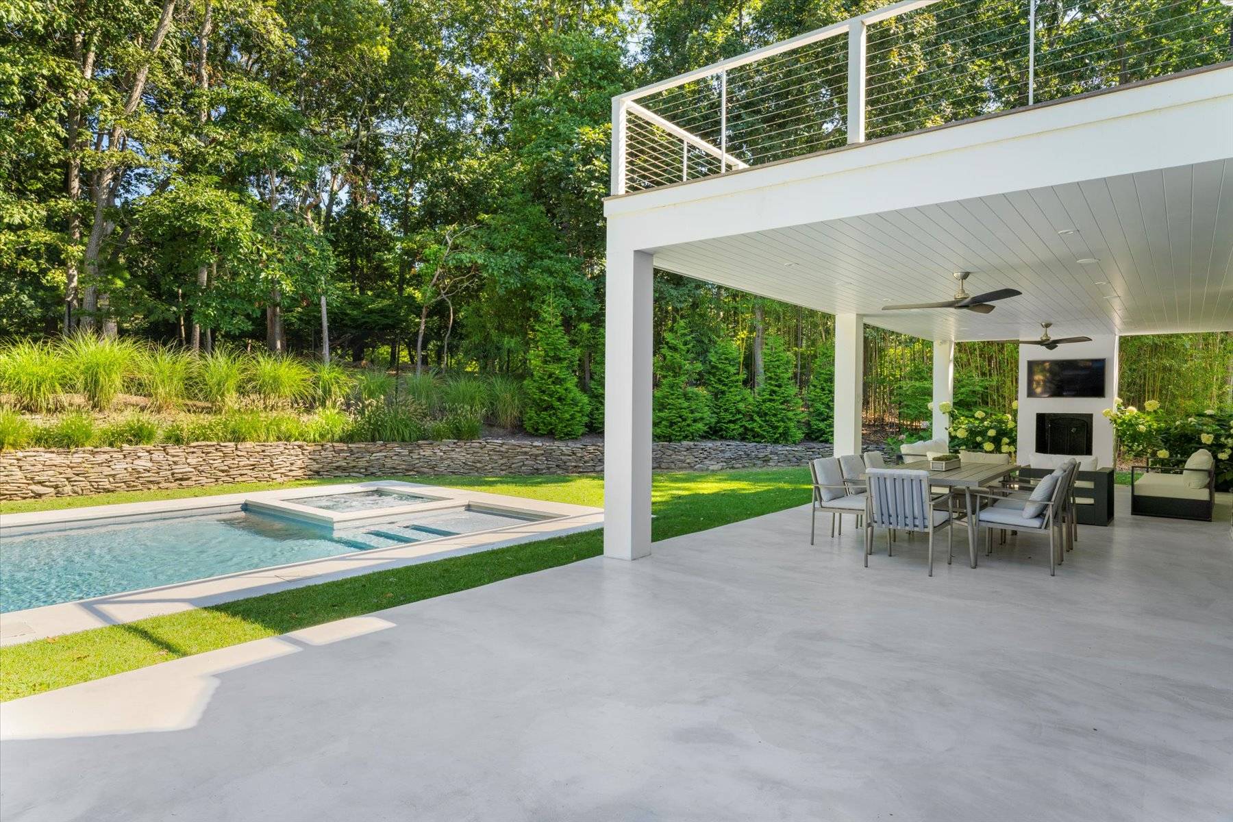 6 SAWMILL LN