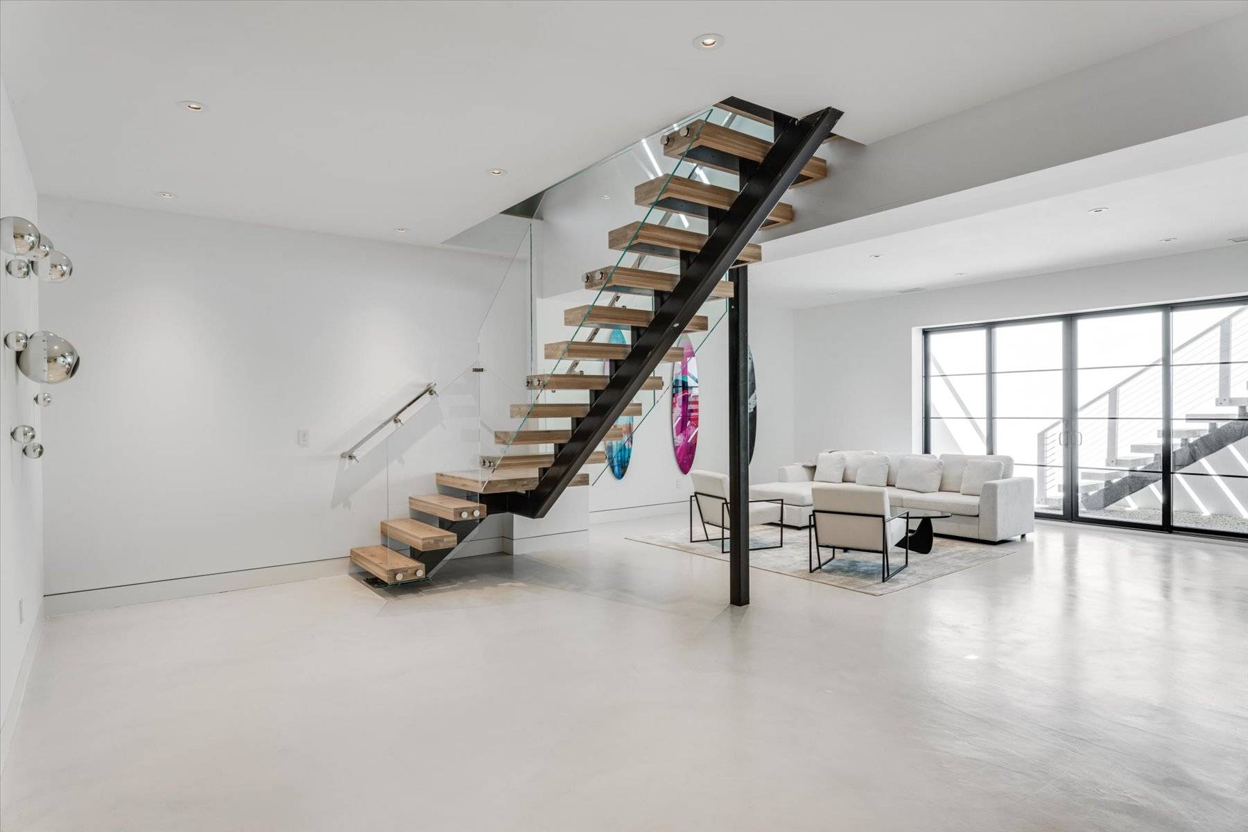 6 SAWMILL LN