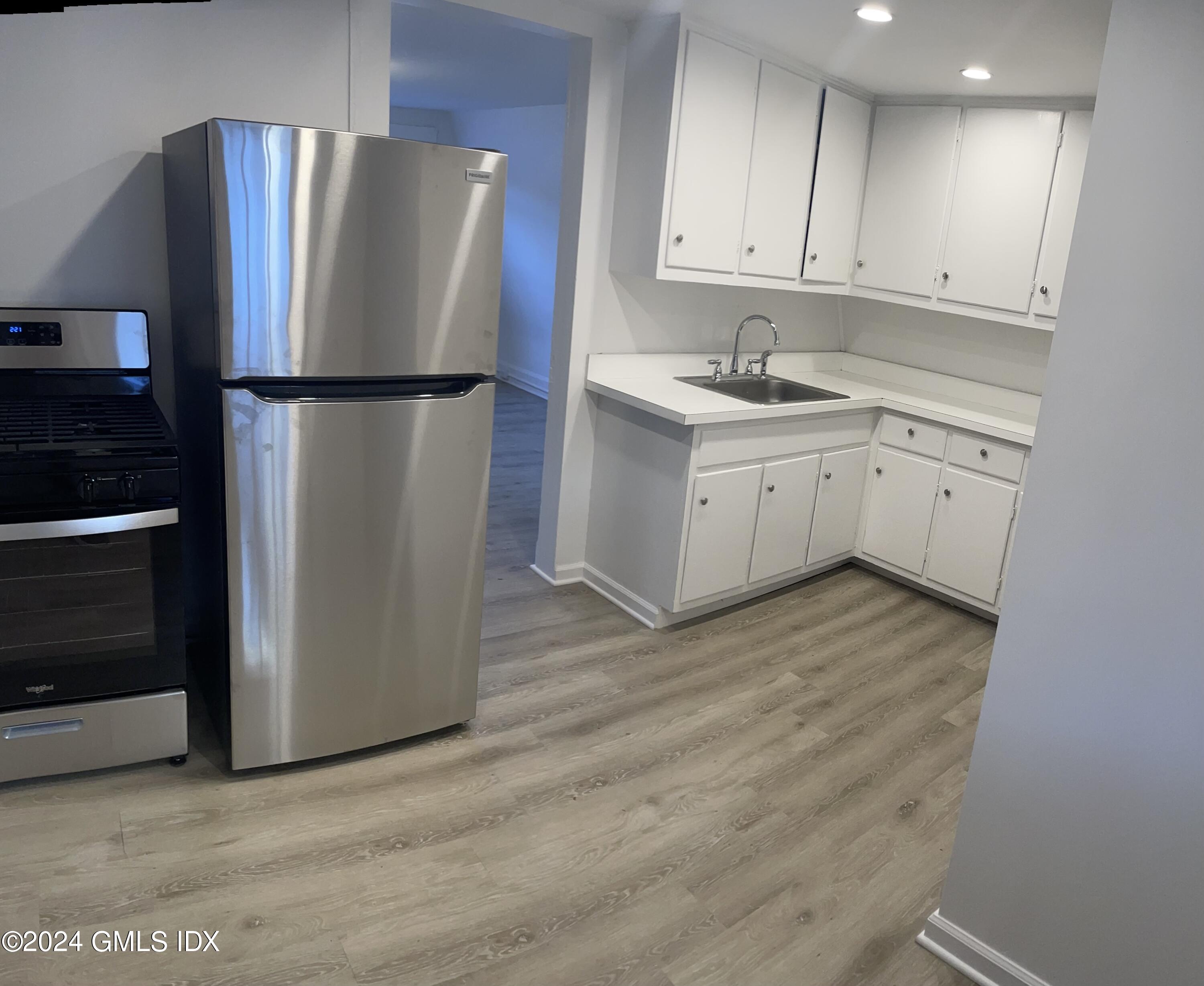 6 MORGAN Avenue Unit: B