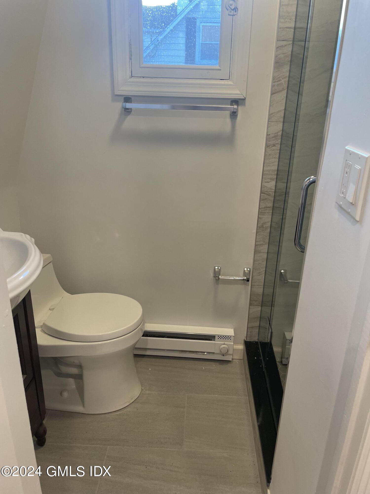 6 MORGAN Avenue Unit: B
