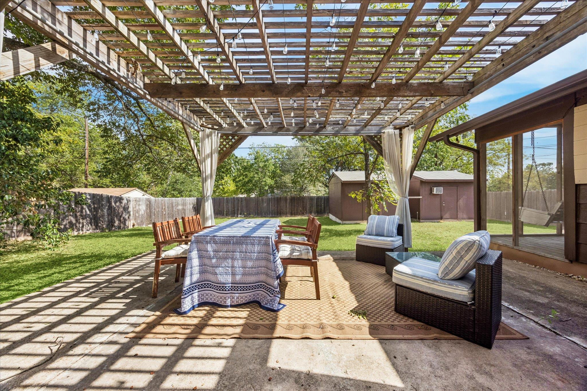 908 Riddlewood DR