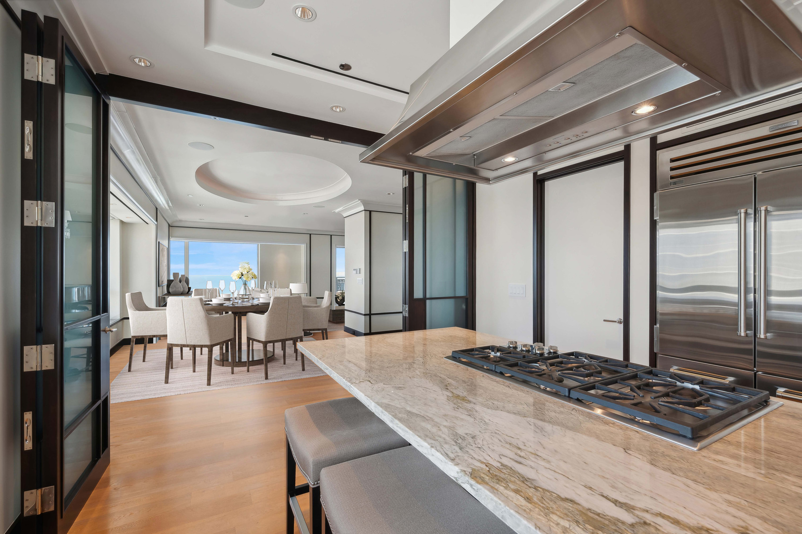800 N Michigan Avenue Unit: 3902