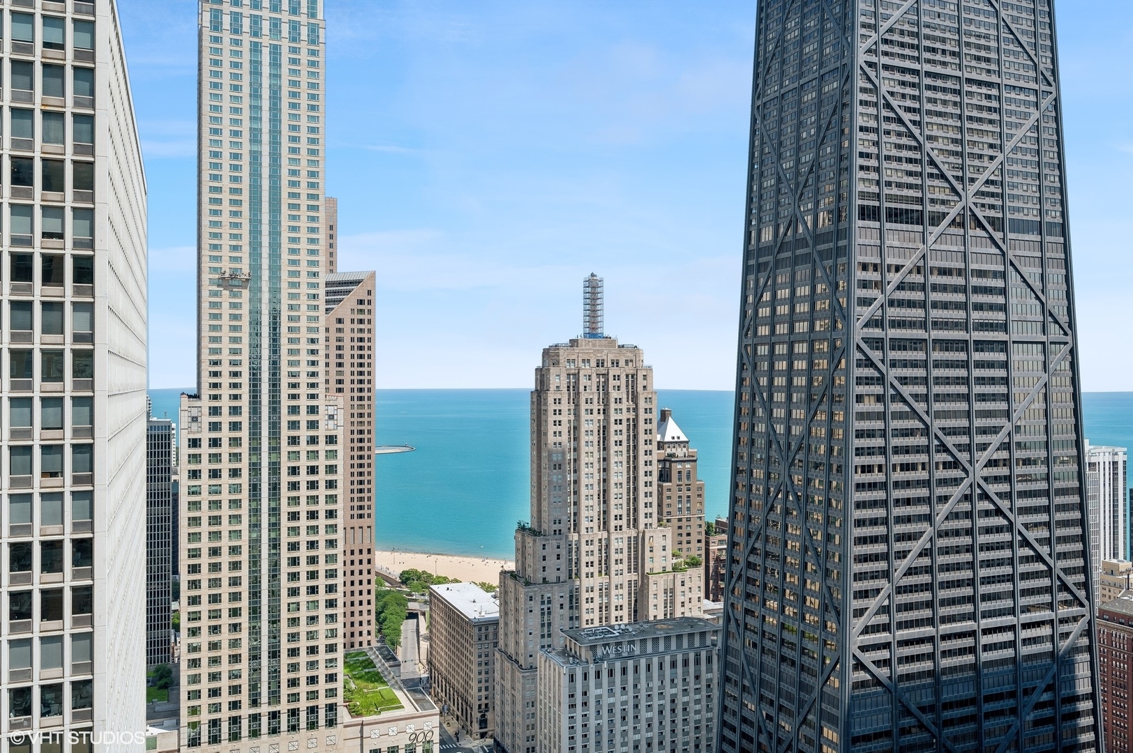800 N Michigan Avenue Unit: 3902
