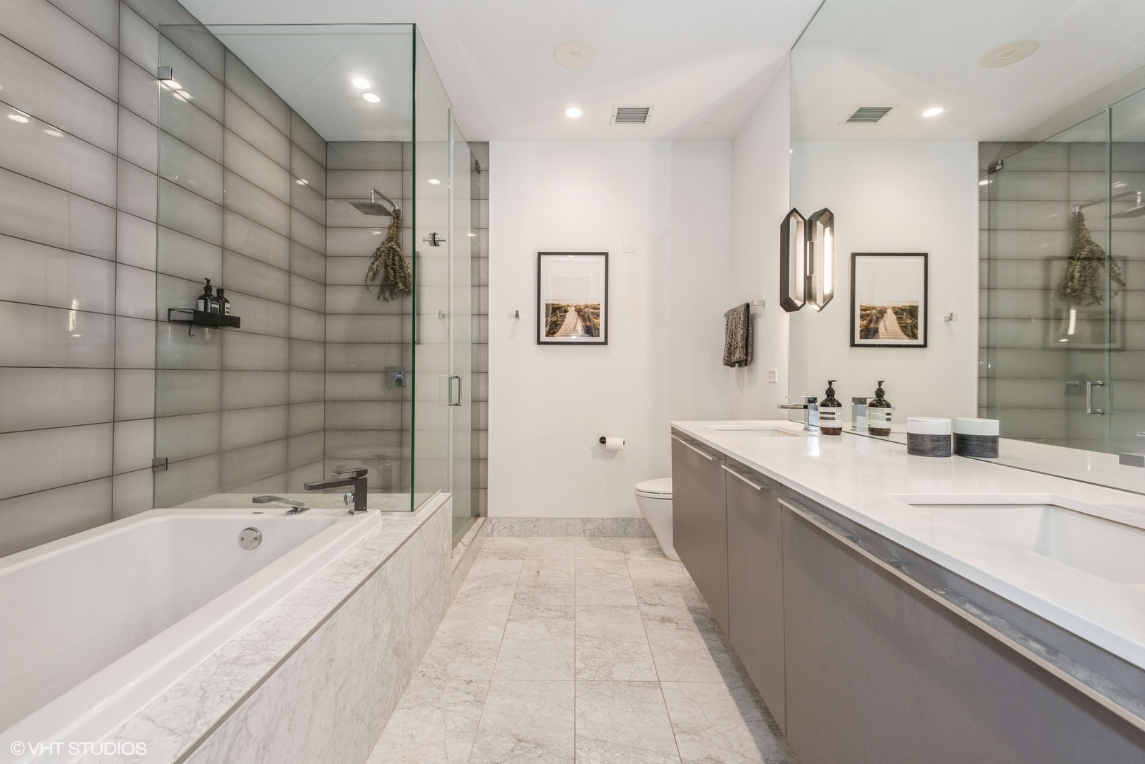 111 S Peoria Street Unit: 406