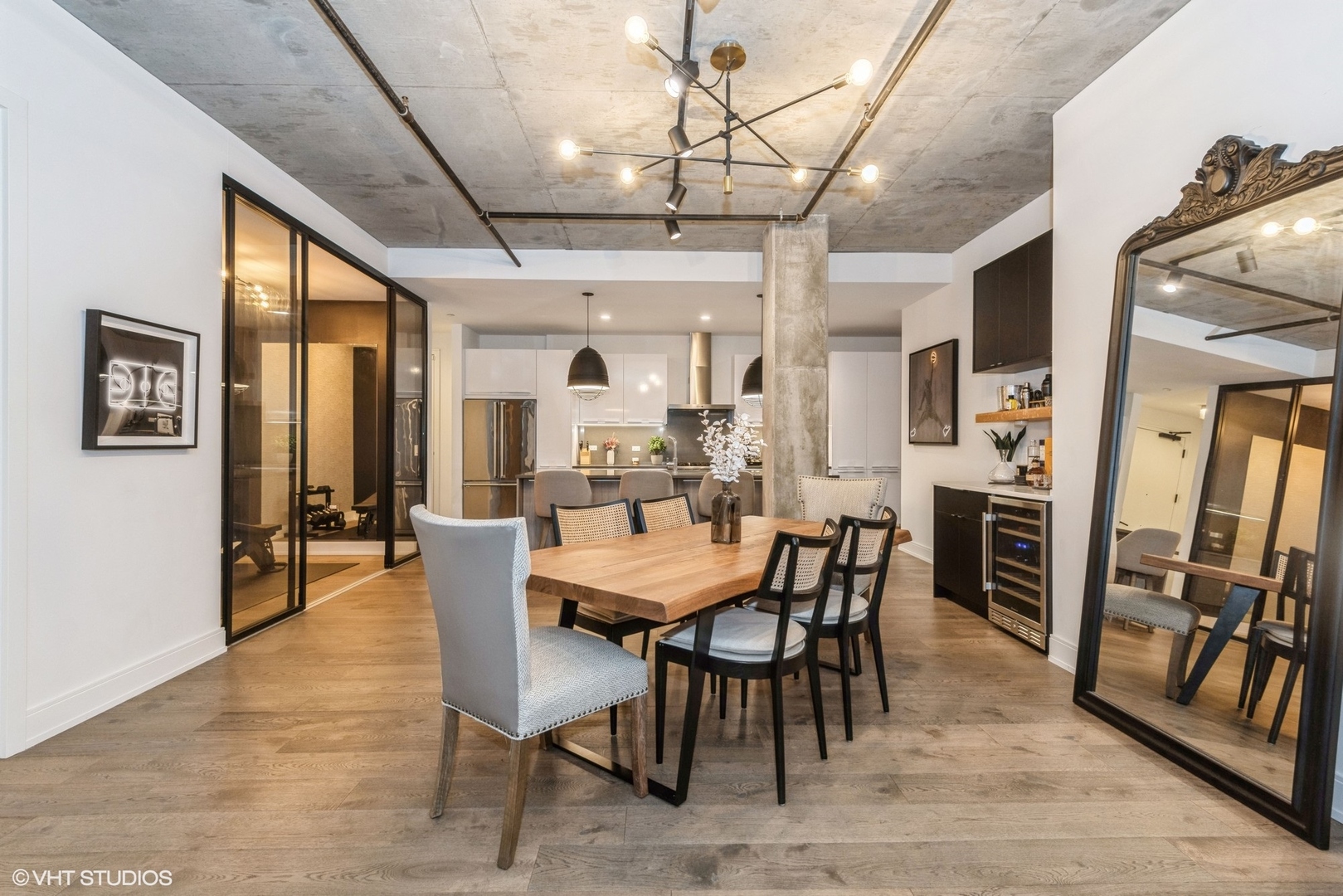 111 S Peoria Street Unit: 406